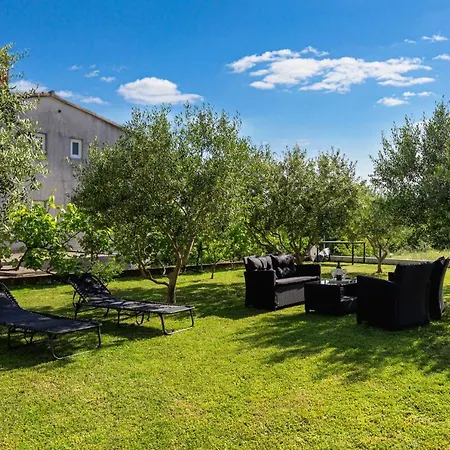 Family Garden Retreat Casa vacanze Kaštel Novi