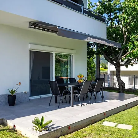 Family Garden Retreat Kaštel Novi