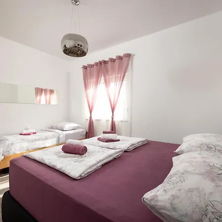 Family Garden Retreat Casa vacanze Kaštel Novi