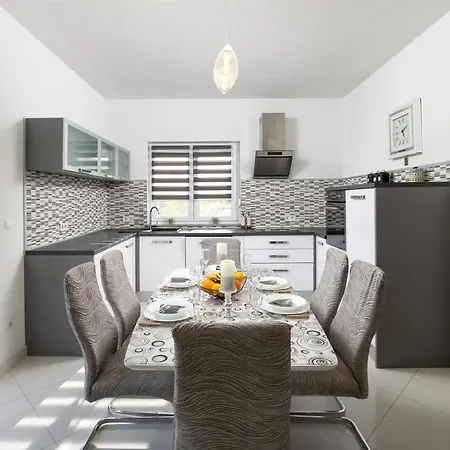 Casa vacanze Family Garden Retreat *